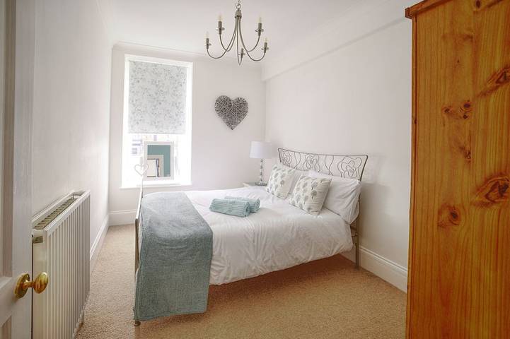 Appartement entier, Detached 2 story recently renovated property in the town centre in Merseyside