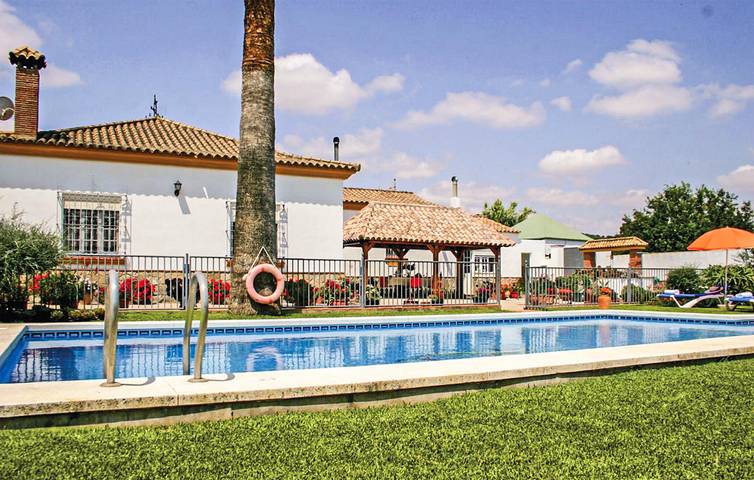 Ferienhaus für 8 Personen, mit Garten und Terrasse sowie Pool - 1