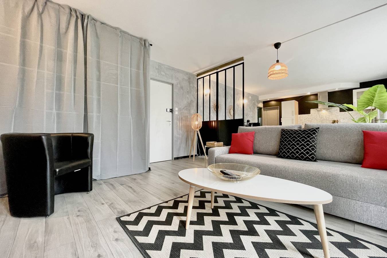 Ganze Wohnung, Ferienwohnung für 6 Personen mit Balkon in Grenoble, Isère