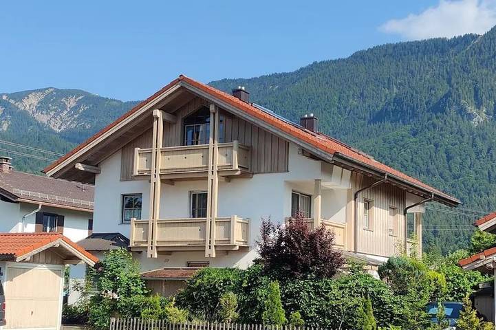 Ferienhaus für 9 Personen, mit Garten in Ohlstadt