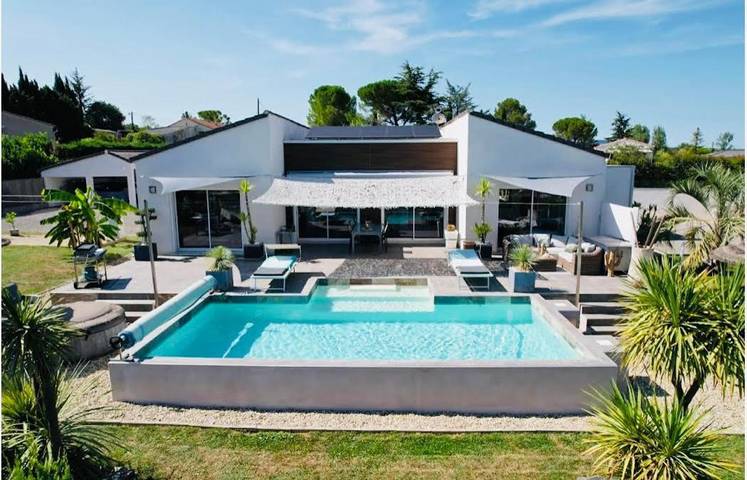 Location de vacances pour 8 personnes, avec jardin ainsi que jacuzzi et piscine à Salindres - 3