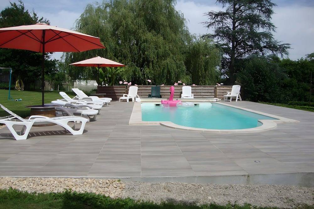 Maison de vacances « Gîte Le Séchoir » avec piscine partagée, Wi-Fi et climatisation in Les Quatre-Routes-du-Lot, Lot
