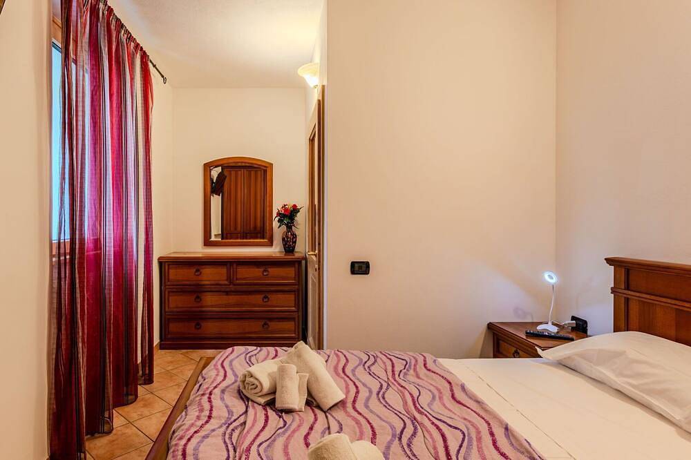 Appartamento intero, Incantevole appartamento per 4 ospiti con Wifi, Tv, patio e animali ammessi in Marilleva, Mezzana