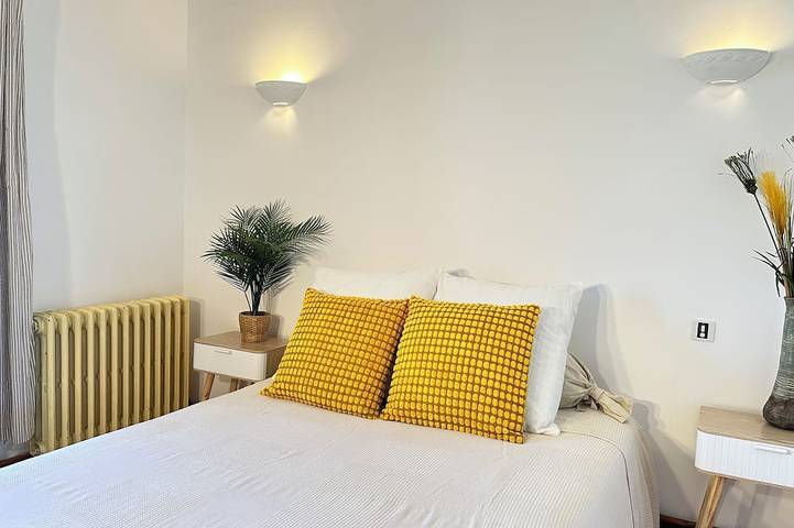 Gîte pour 6 personnes, avec jardin ainsi que jacuzzi et balcon, animaux acceptés à Saint-Jurs - 2