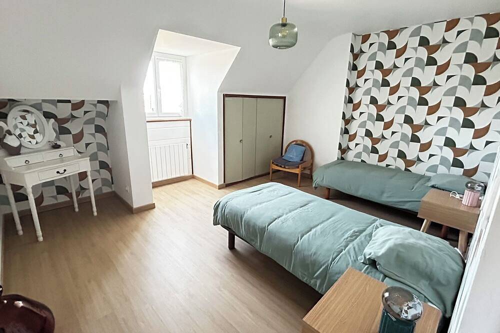 Sleeps 11, close to the sea in Tréogat, Quimper und Umgebung