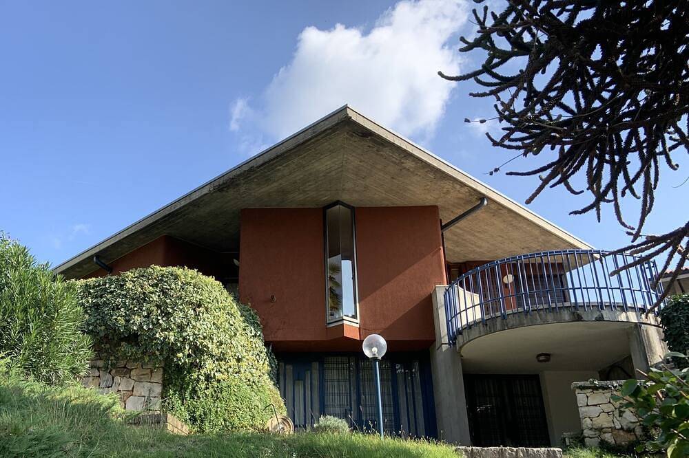 Villa per 8 Persone in Verona, Provincia di Verona