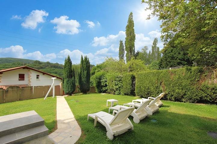 Gîte pour 6 personnes, avec Terrasse et Jardin