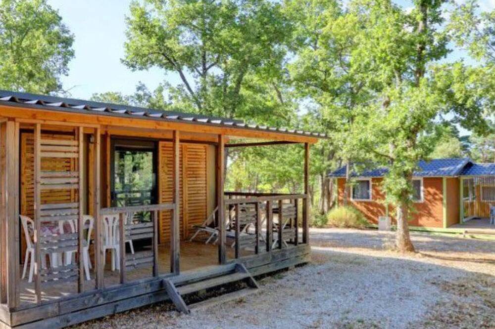 Bungalow with Terrace for 5 People at Esparron-de-Verdon Camping in Esparron-de-Verdon, Verdon Regional Natural Park