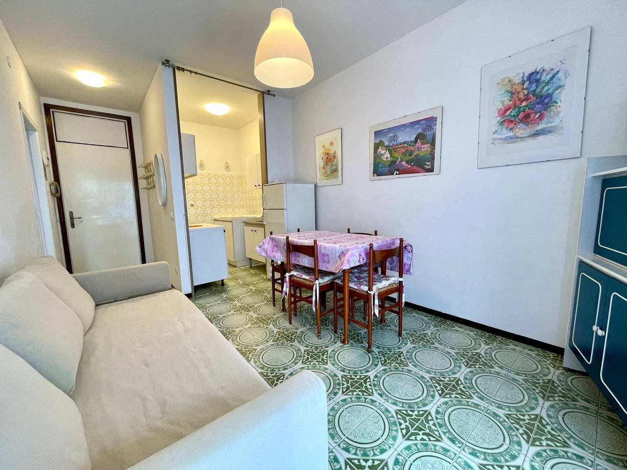 Entire apartment, Beachside flat with shared pool in Porto Santa Margherita, Caorle