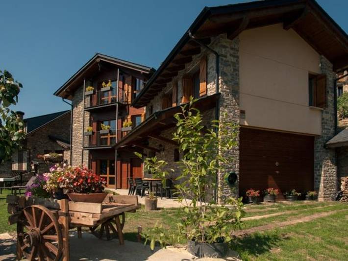 Casa de huéspedes para 10 personas, con balcón y jardín en Pallars Sobirà - 2