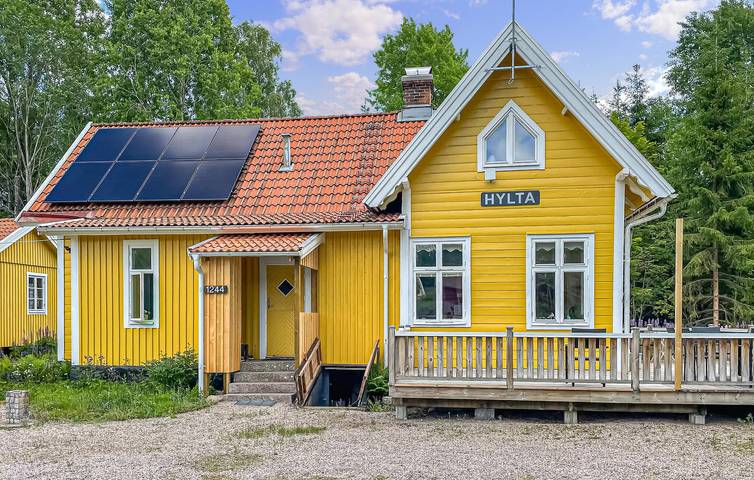 Hus för 8 Personer med trädgård in Svenska Östersjön