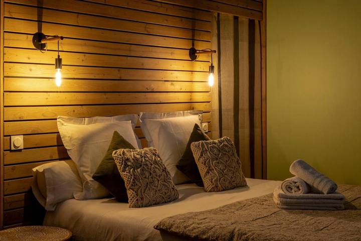 Location de vacances pour 3 personnes, avec piscine ainsi que jardin et vue à Caden - 4