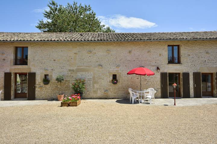 Gîte pour 8 personnes, avec piscine