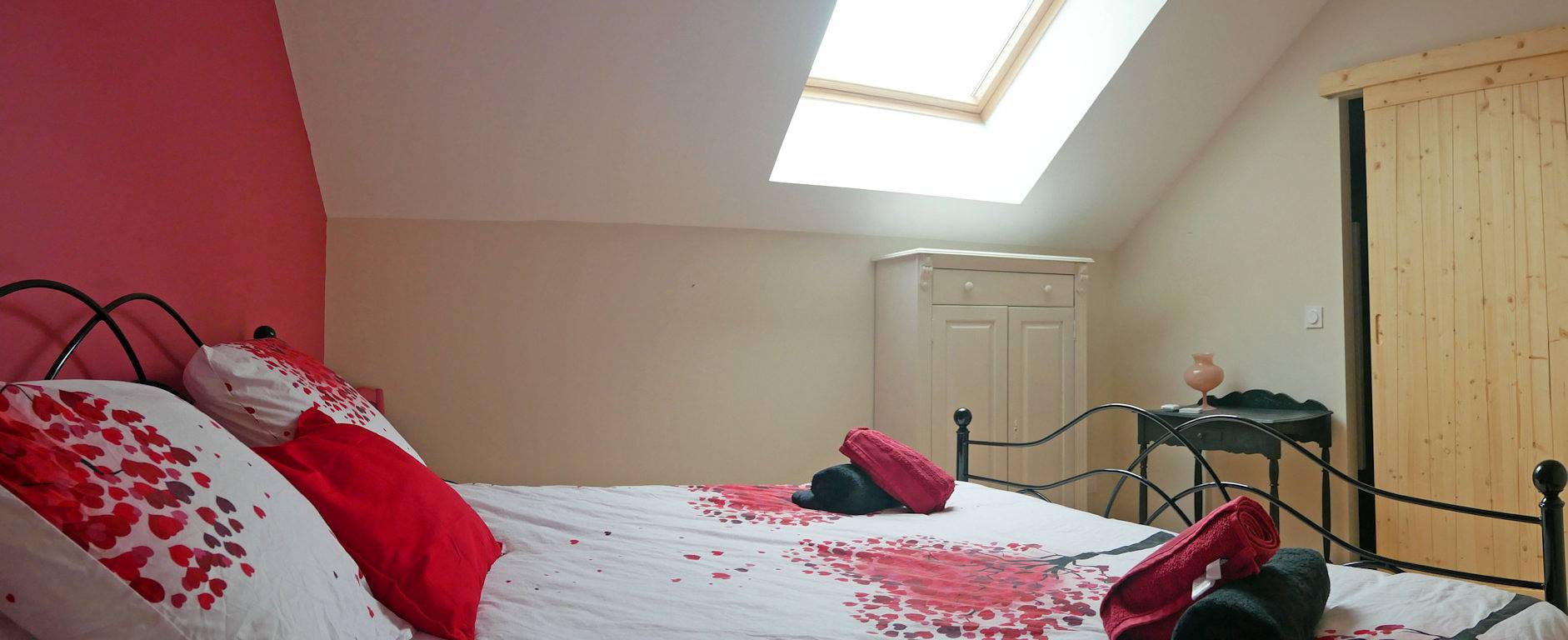 Chambres d'hôtes La Grange - Chambre Rose in Pommiers (Loire), Région de Roanne