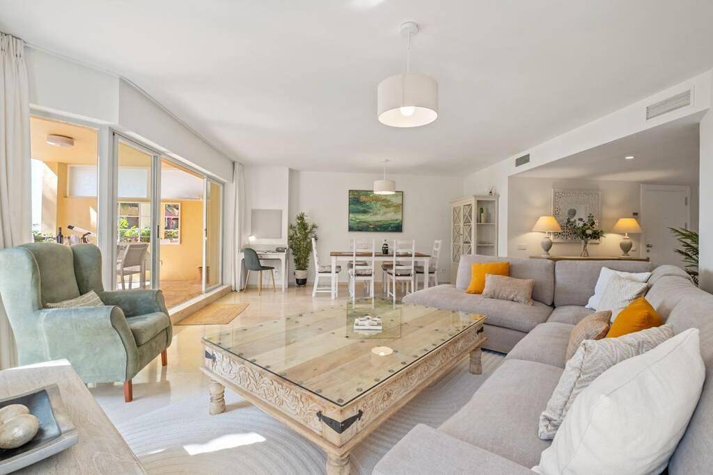 Entire apartment, Three-Bedroom Apartment in Sotogrande, San Roque
