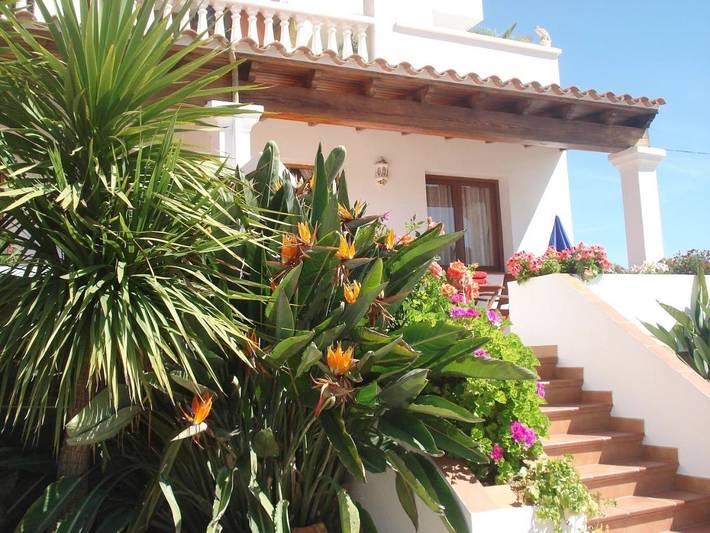 Apartment for 4 people, with Balcony and Terrace as well as Garden in Cala Nova