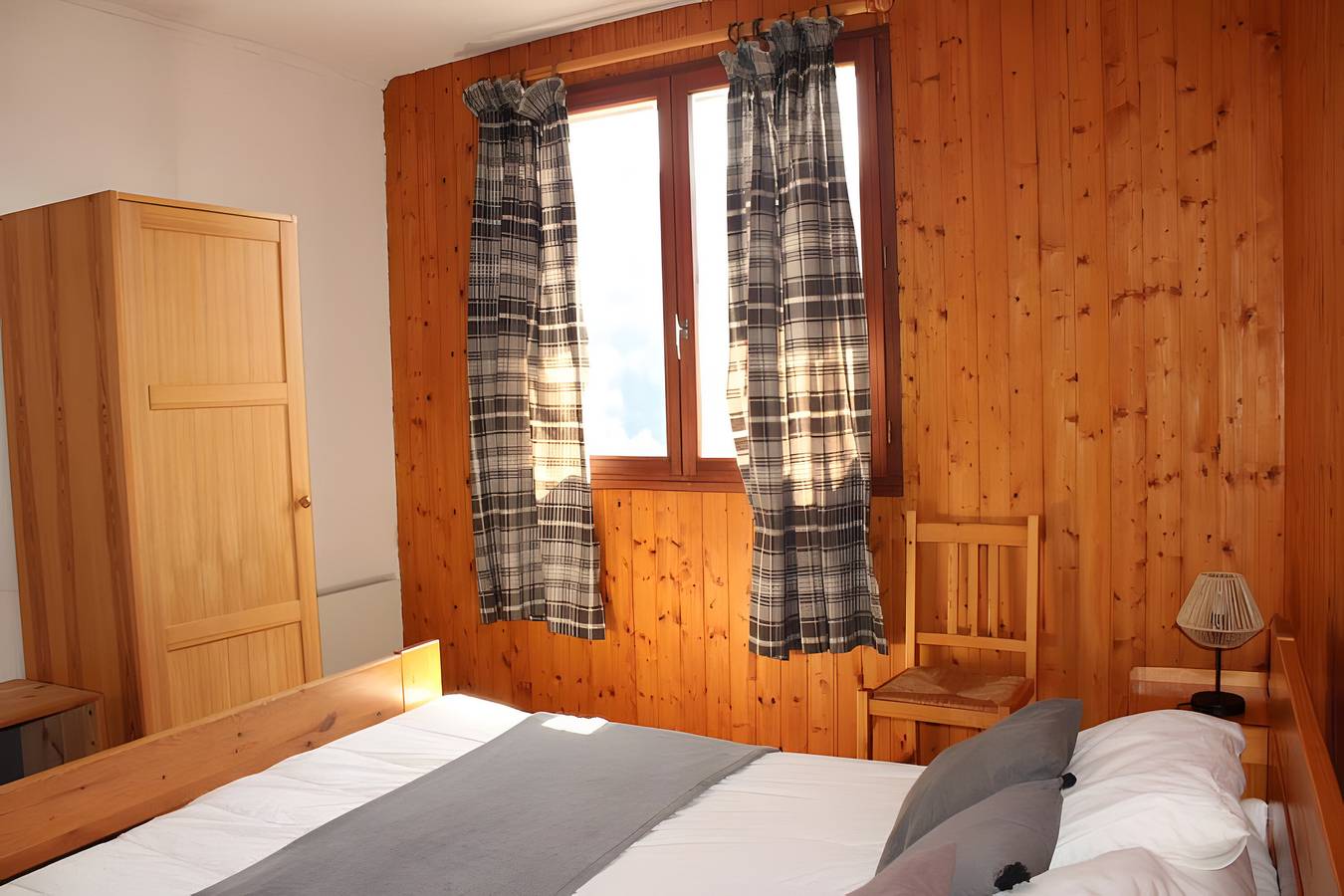 Ganze Wohnung, Appartement 'Les Lauriers, Nr. 2' mit Bergblick in Mont-Dore, Regionaler Naturpark Volcans d'Auvergne