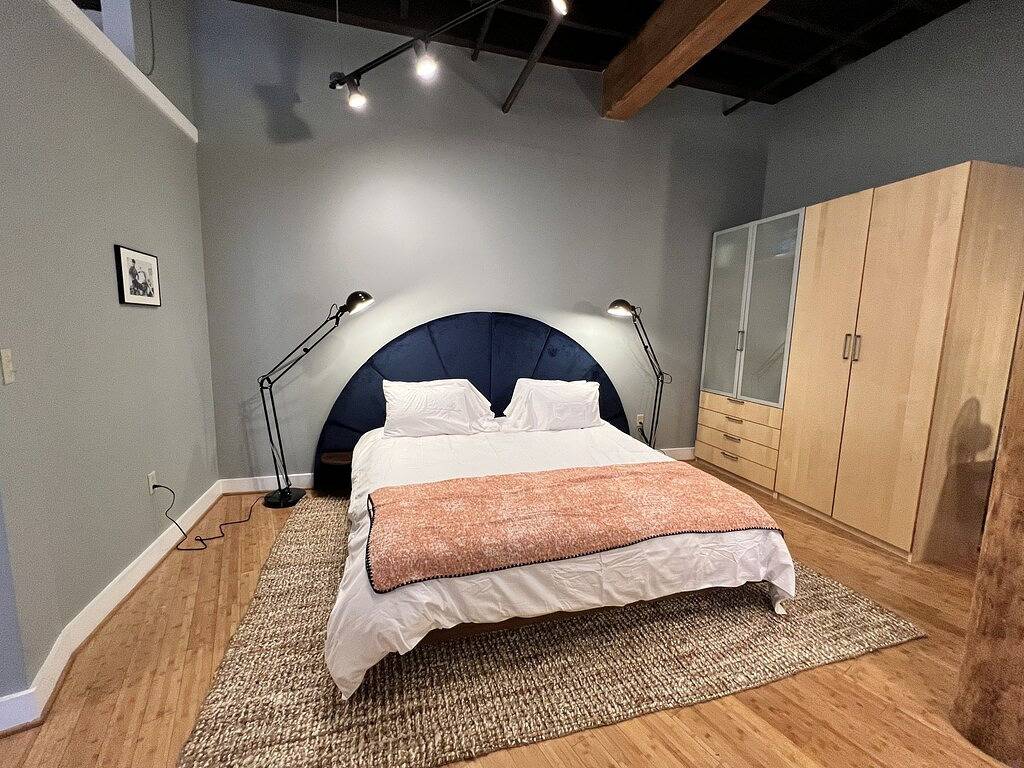 Ganze Wohnung, Ambrose Lofts - 1 bedroom overlooking 4th Ave Downtown in Nashville, Tennessee