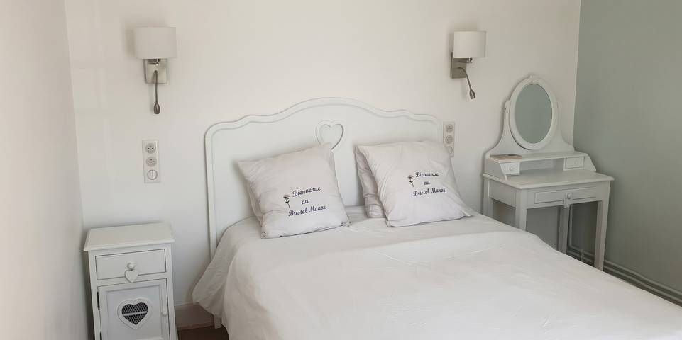 Apartamento entero, Apartamento cómodo con aparcamiento gratuito en Néris-les-Bains in Néris-les-Bains, Región de Montluçon