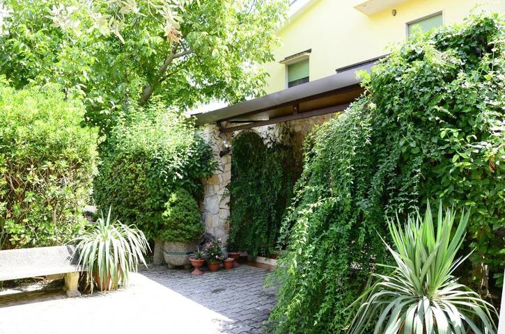 Casa vacanza per 4 persone, con Terrazza e Giardino nonché Piscina e Panorama ad Altamura
