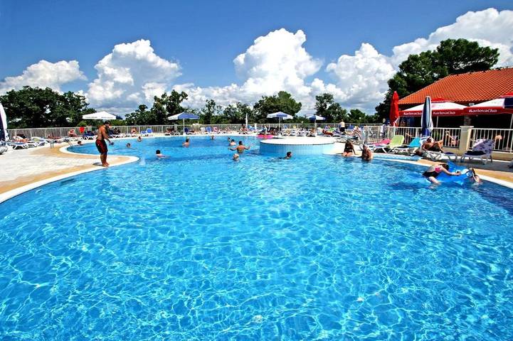 Ferienpark für 3 Personen, mit Balkon und Kinderpool sowie Pool in Poreč