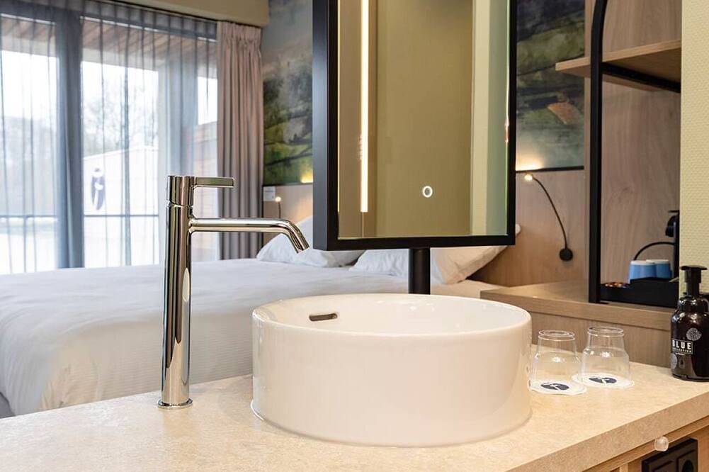 Relaxing Stay with Private Balcony & Garden Views Near Giethoorn in Ijsselmeer