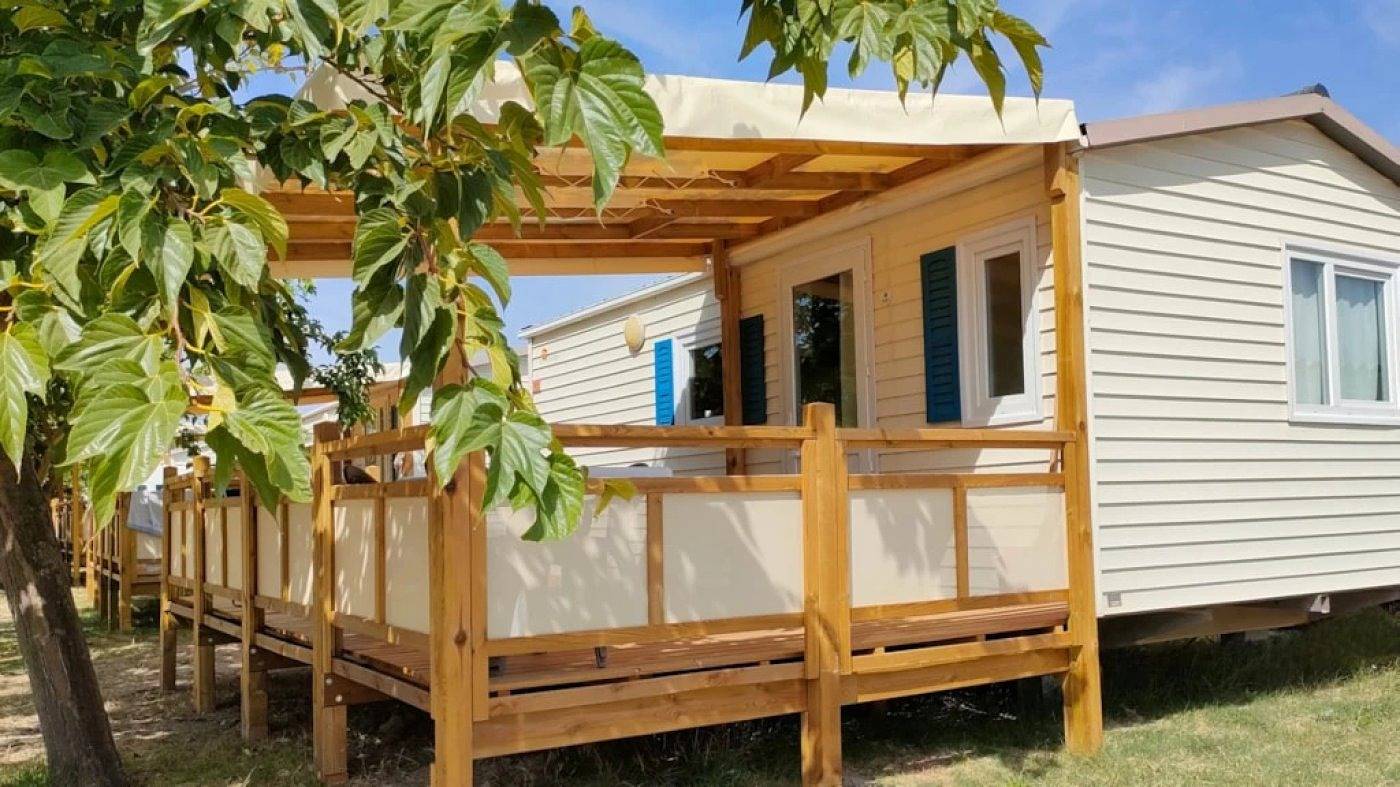 Camping 3 étoiles - Piscine - ccbaegc in Saint-Mitre-les-Remparts, Istres region