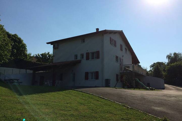 Gîte pour 5 personnes, avec Terrasse et Jardin à Villefranque