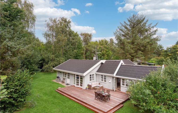 Feriehus for 8 personer, med Terrasse og Hage i Gilleleje