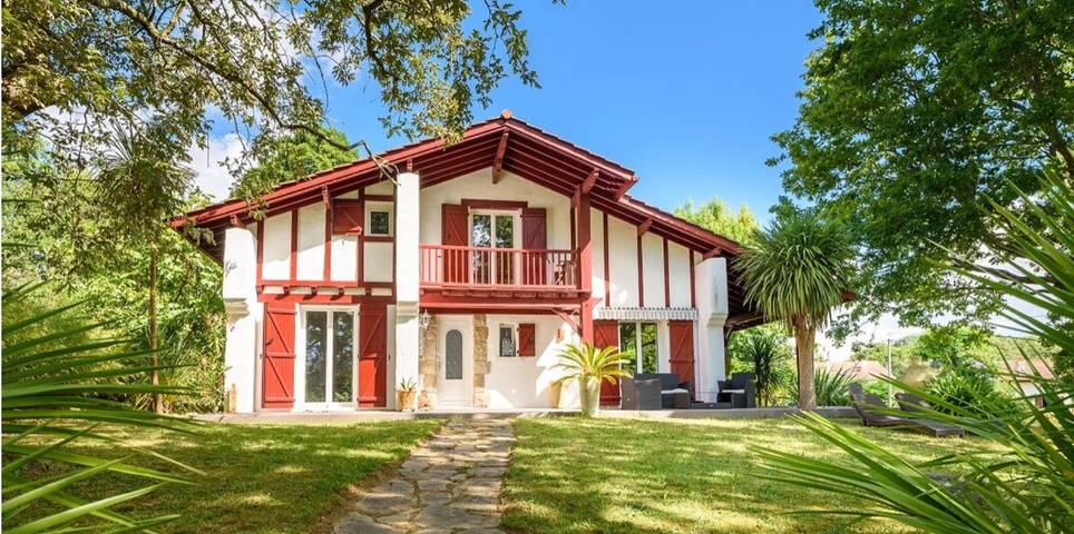 Maison de vacances pour 6 personnes, avec Balcon et Terrasse ainsi que Jardin et Sauna à Saint-Pée-sur-Nivelle