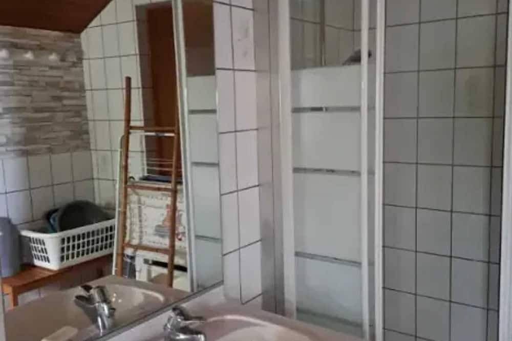 Homerez - Encantadora Casa en Rougegoutte con Jardín y Barbacoa in Sainte-Famille, Parque natural regional de los Ballons des Vosges