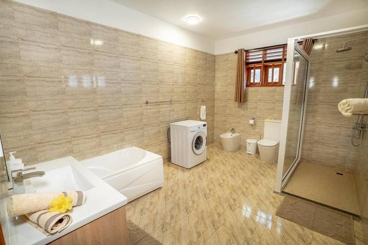 Location de vacances pour 4 personnes, avec terrasse et vue dans Beau Vallon - 4