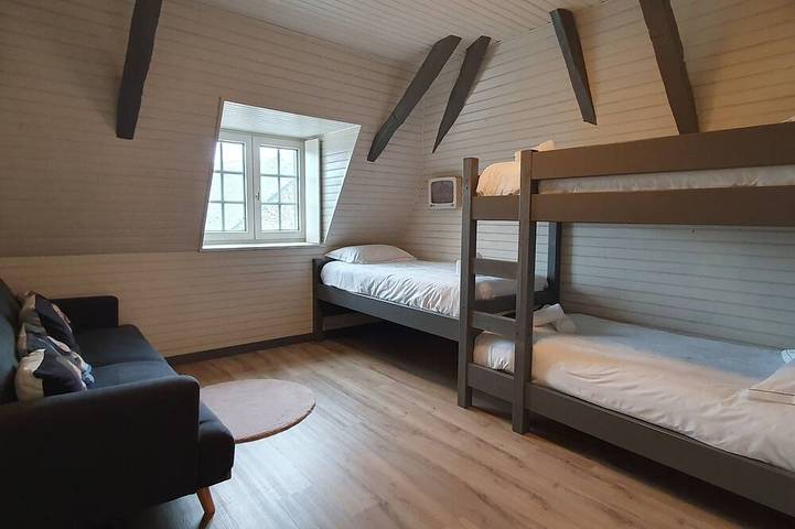 Gîte, Spa et piscine du Château 15 personnes in Dognen, Béarn