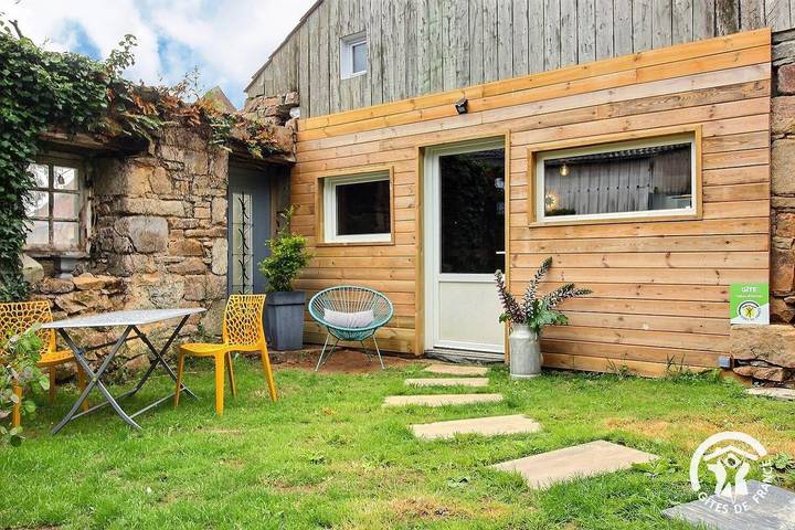 Gîte pour 2 personnes, avec Terrasse et Jardin à Ploumilliau - 2