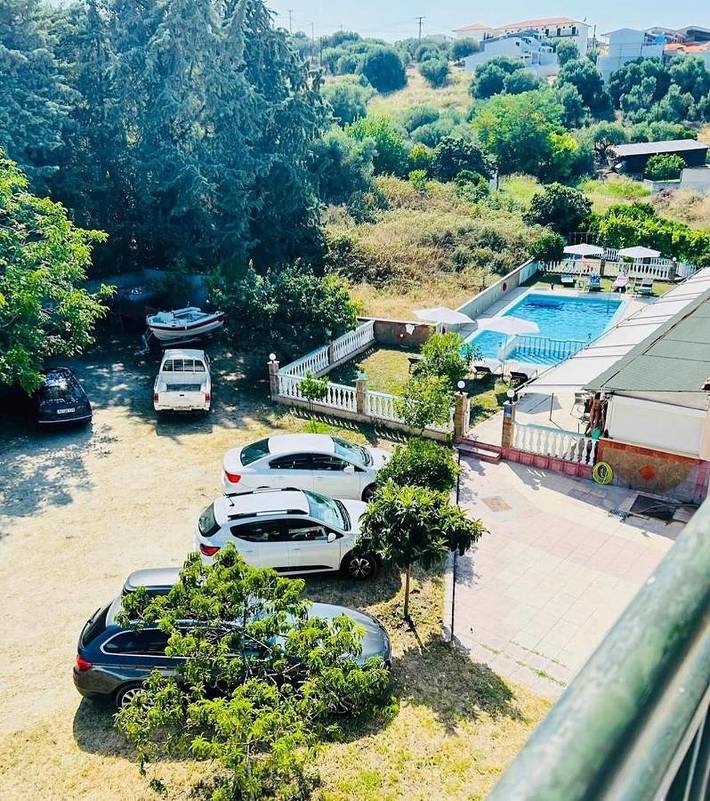 Appart’hôtel pour 3 personnes, avec jardin ainsi que piscine et vue