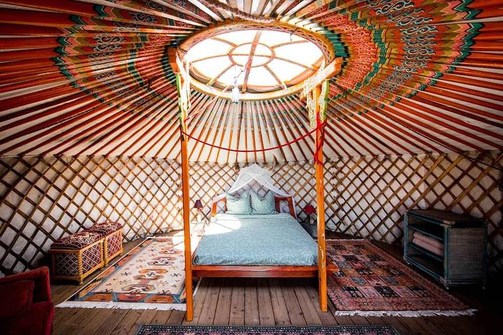 Yurt facing the ocean, surrounded by nature in Fitou, Mittelmeerküste (Frankreich)