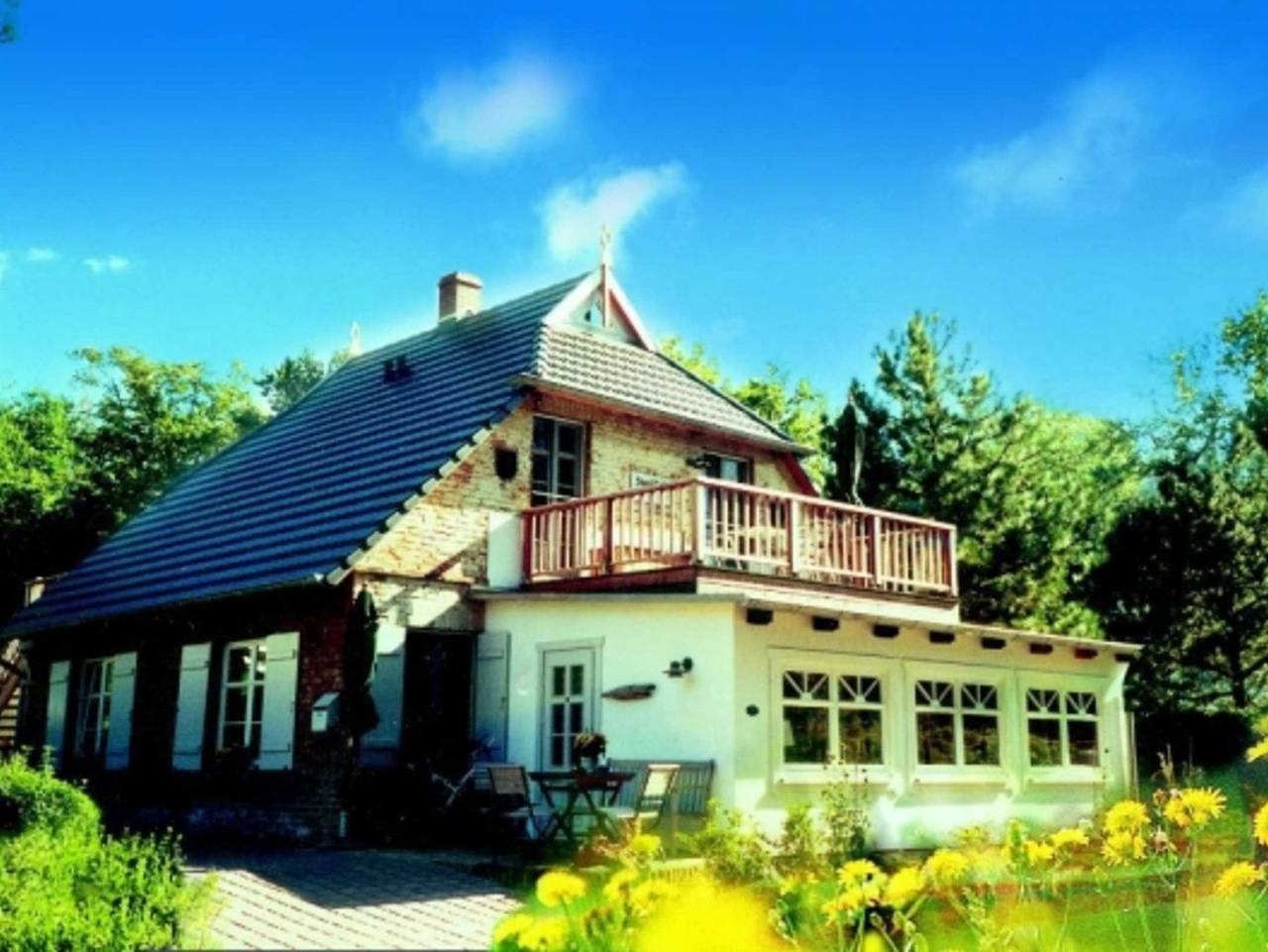 Ganze Ferienwohnung, Die Stranddiestel - Apartment Atelier in Ahrenshoop, Fischland