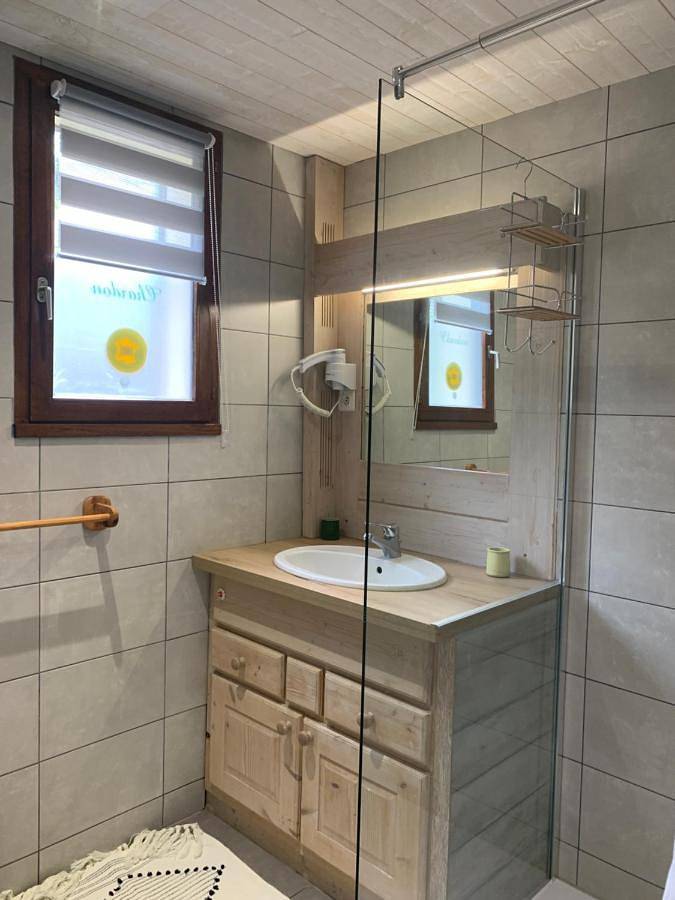 Location de vacances pour 4 personnes, avec jardin et vue, animaux acceptés à Nans-sous-Sainte-Anne - 2