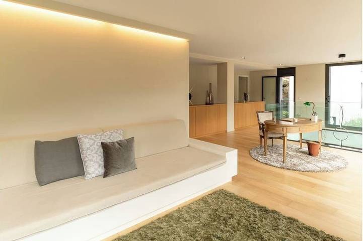 Casa vacacional para 8 personas, con piscina y balcón en Andorra
