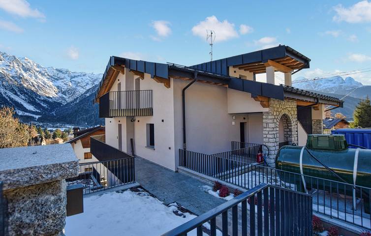 Appartamento per 7 persone, con Terrazza e Giardino a Passo Tonale (Stazione sciistica)