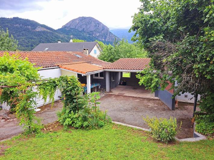 Location de vacances pour 2 personnes, avec Terrasse ainsi que Jardin et Vue à Tarascon-sur-Ariège - 2