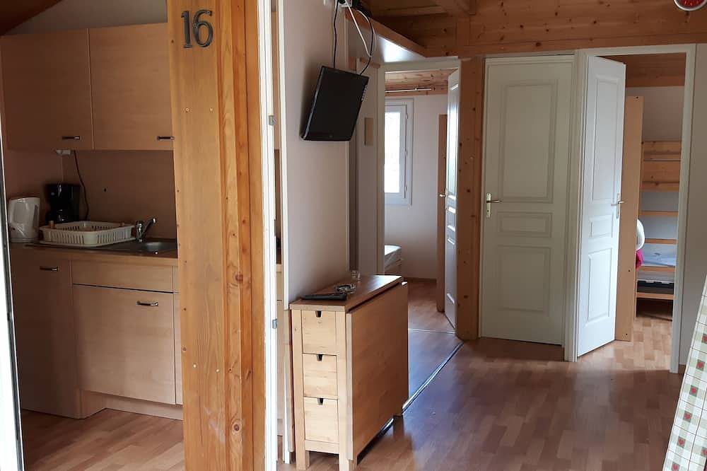 Chalet 2 bedrooms air-conditioned in full nature close beaches of the cap d'agde in Agde, Mediterranean Coast (France)