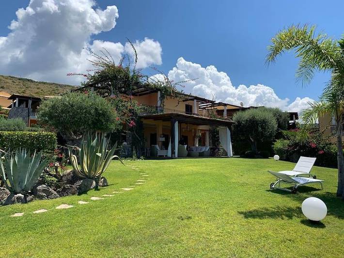 Casa vacanza per 7 persone, con Balcone e Idromassaggio nonché Terrazza e Giardino a Cirella