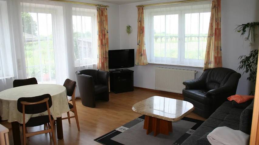 Ferienwohnung für 4 Personen, mit Garten in Naturpark Westensee - 2