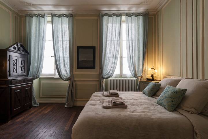 Gästezimmer „Chez Diane – Daphné“: Familien-Suite ebenerdig in Saint-Amand-Montrond