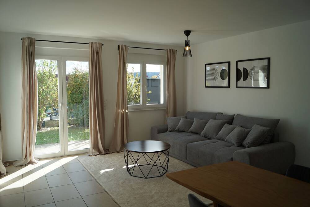 Ganze Wohnung, Gemütliche Ferienwohnung in der Nähe von Würzburg in Zellingen, Fränkisches Weinland
