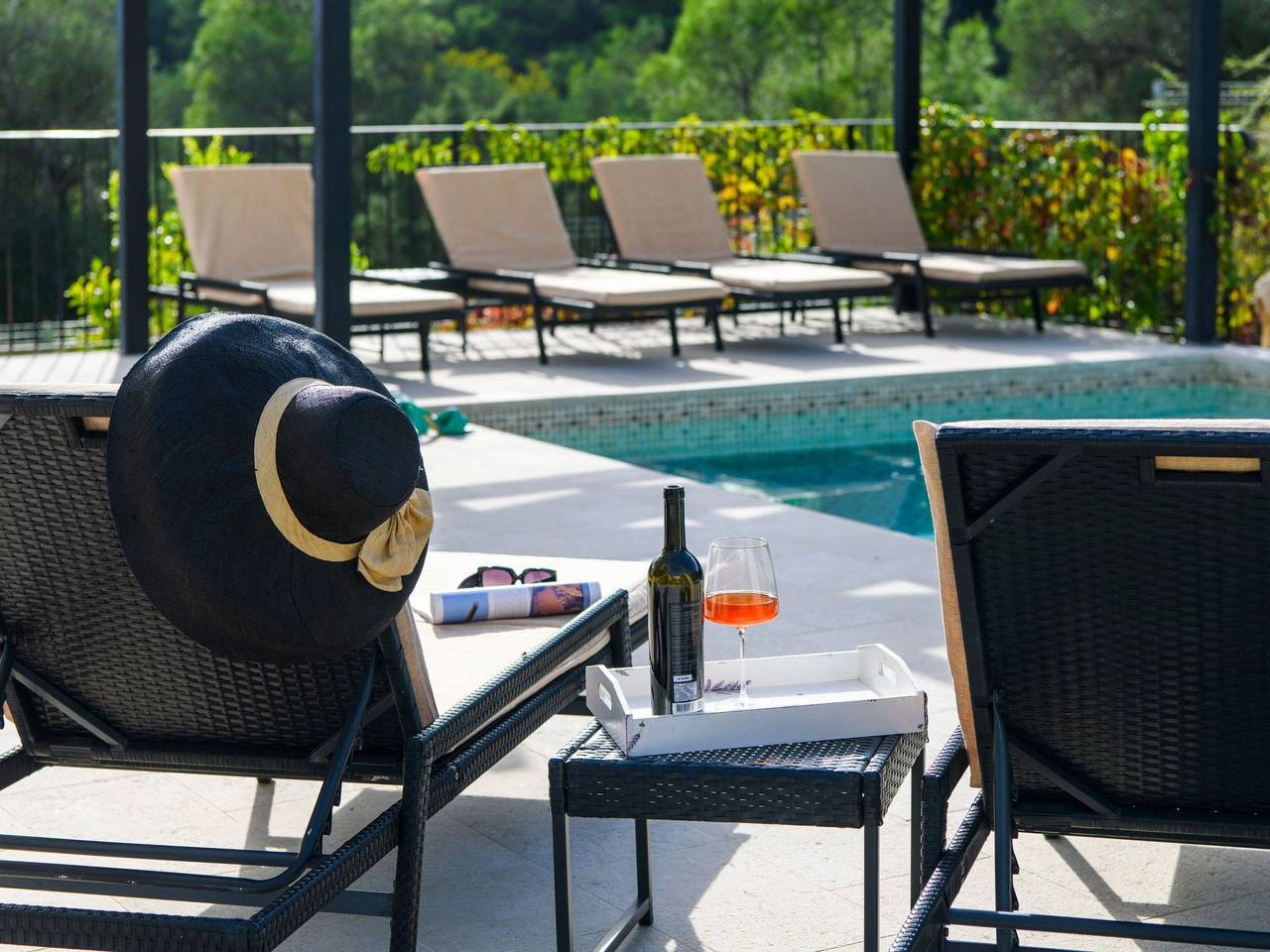 Alleinstehendes Ferienhaus mit Pool und drei Sch in Zaostrog, Riwiera Makarska