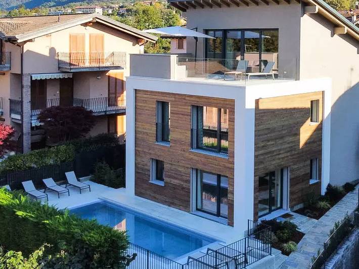 Villa per 10 persone, con terrazza e piscina a Colico