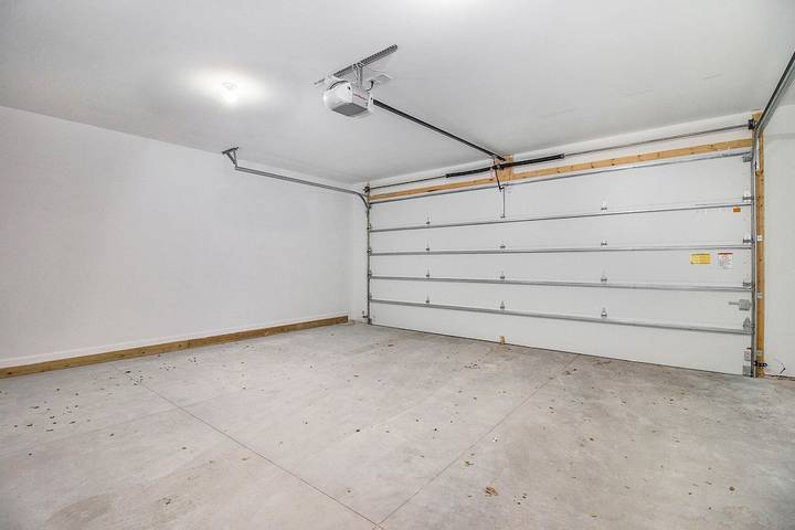 Vacation rental for 24 people, with hot tub and balcony as well as yard and sauna in Ann Arbor