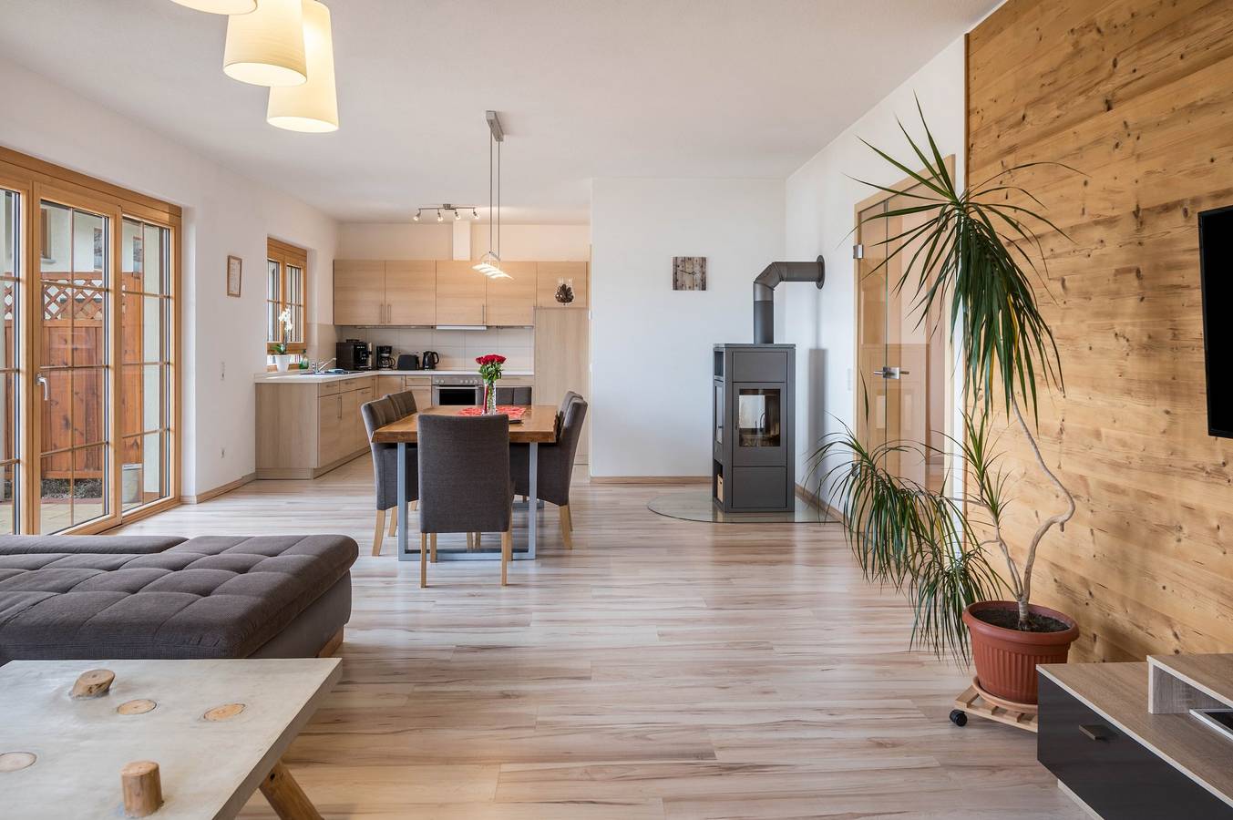 Ganze Wohnung, Ferienwohnung Nr 4 Tannenzapfen mit Bergblick und Gemeinschaftsgarten in Höchenschwand, Südschwarzwald